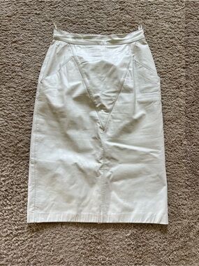 Wilsons Leather White Leather Pencil Skirt with V-Panel